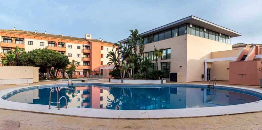 Apartamento Junto A La Playa Con Piscina Y Parking Пунта-Умбрия Экстерьер фото